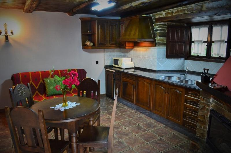 Casa Freixe Apartamentos Rurales Santa Eulalia de Oscos Eksteriør billede